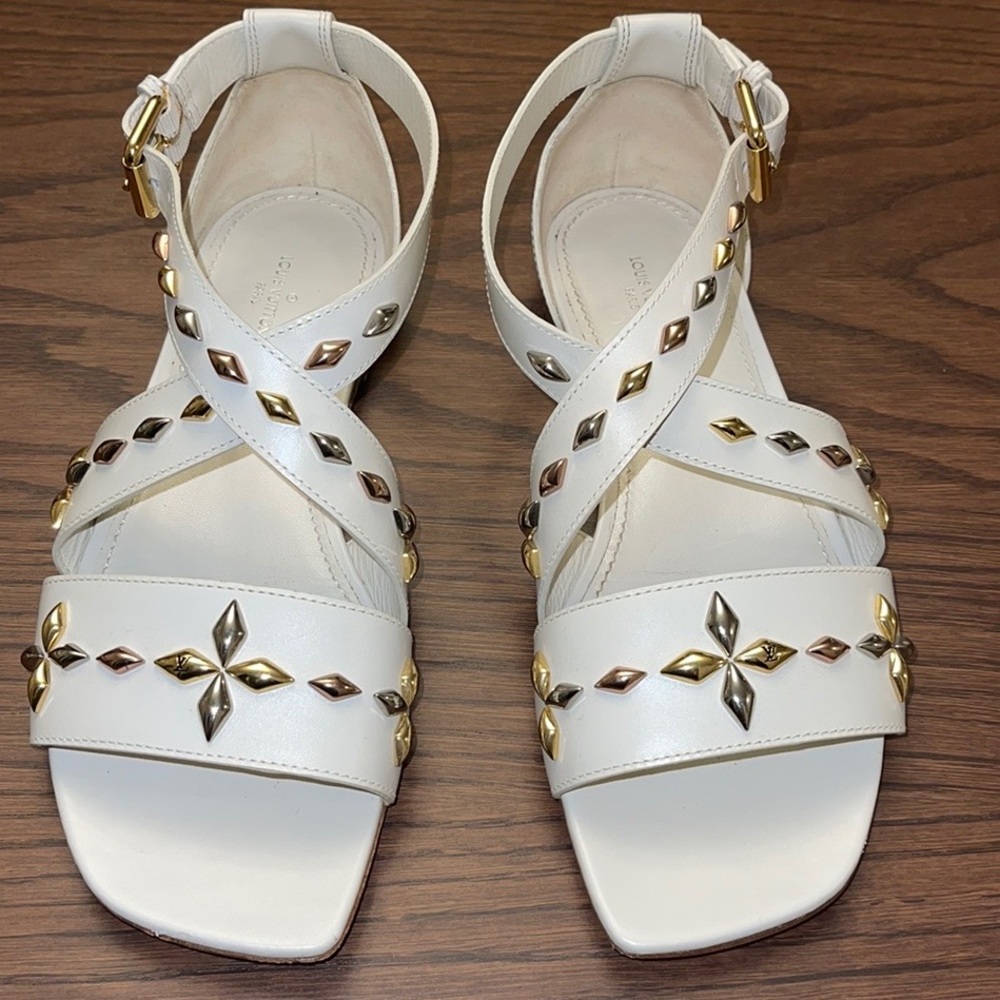 Louis Vuitton Flat Sandals in size 38.